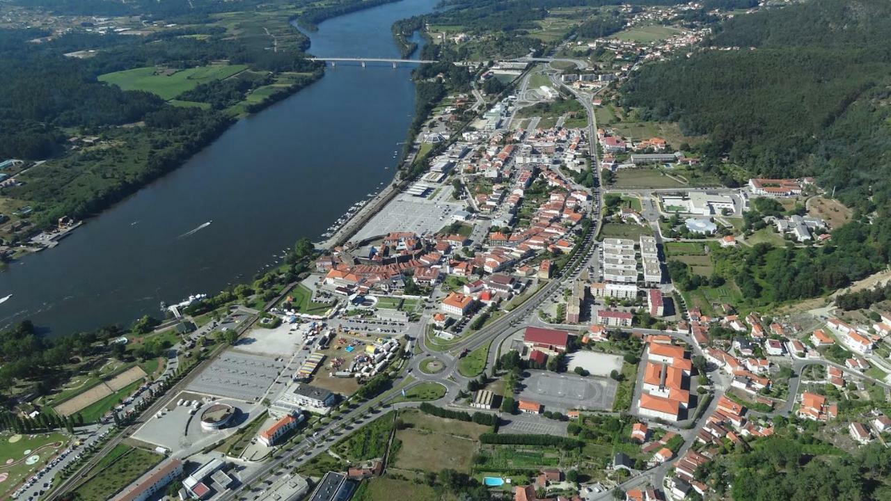 Гостевой дом Casas Da Loureira - Casa Do Pote Вила-Нова-ди-Сервейра Экстерьер фото